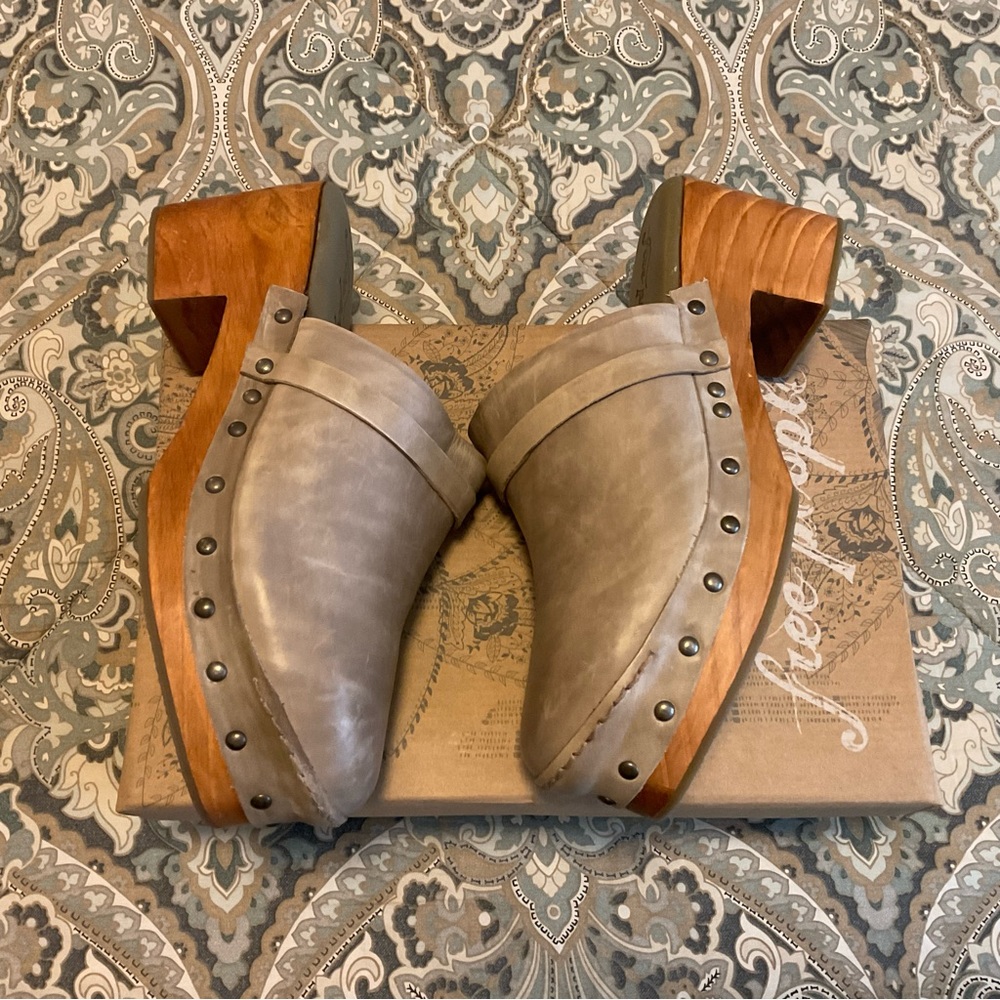 NWT Free People Calabasas Clog Washed Taupe Womens Sz 40 US 10